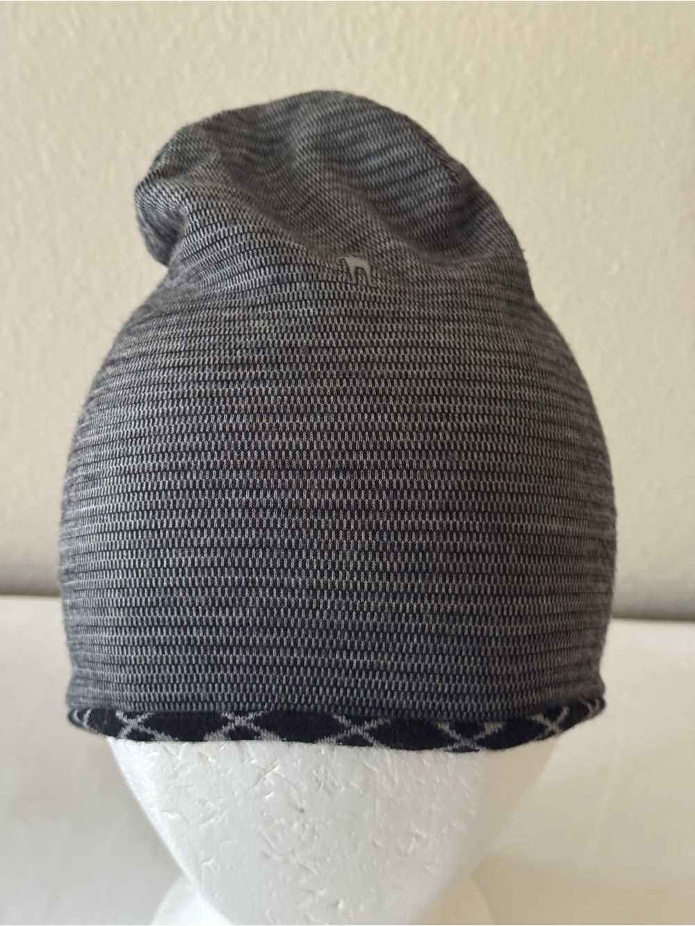 SMARTWOOL Thermal Reversible Cuffed Beanie - 100% Merino Wool - Charcoal Gray